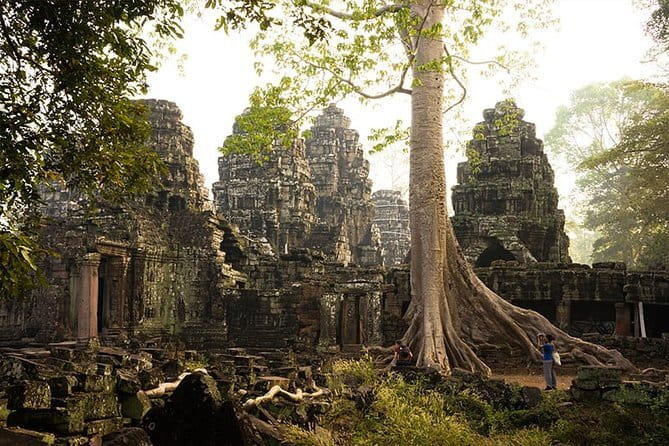 1-Day Angkor Wat Cycling Tour: Scenic Bike Adventure in Siem Reap - Pace, heat, clothing, and practical comfort