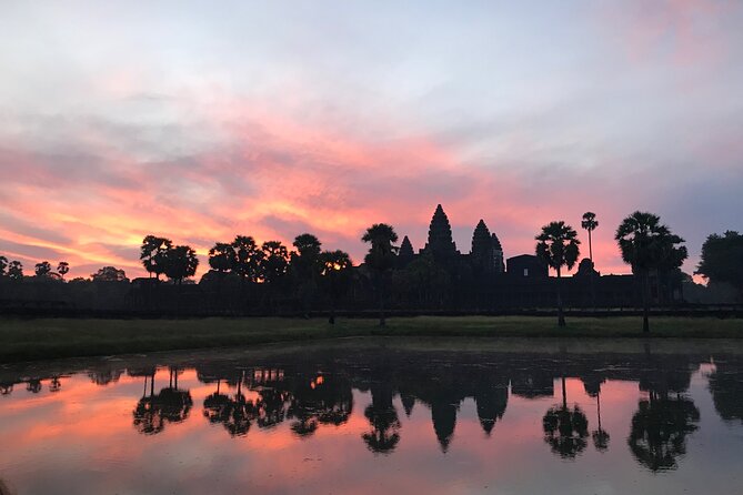 1 Day | Angkor Wat Sunrise with Small Tour - Bayon Temple and its famous stone faces