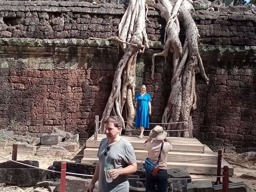 1-Day private Angkor Temple Tour from Siem Reap - South Gate and Bayon reveal Angkor Thom