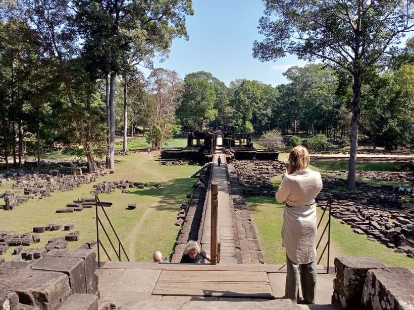 1-Day private Angkor Temple Tour from Siem Reap - Guides make the difference