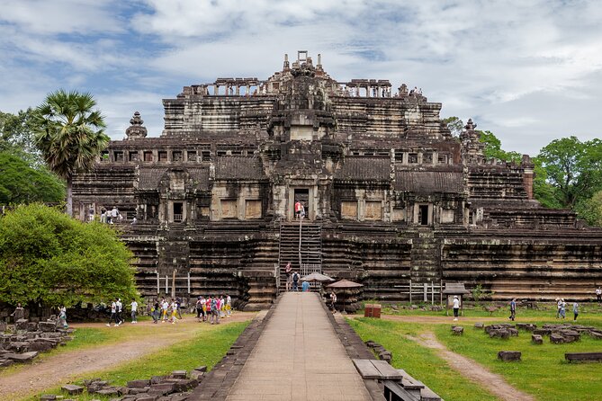 1-Day private Angkor Temple Tour with Sun Rise by Tuk Tuk from Siem Reap - Phimeanakas and the quieter corners of Angkor Thom