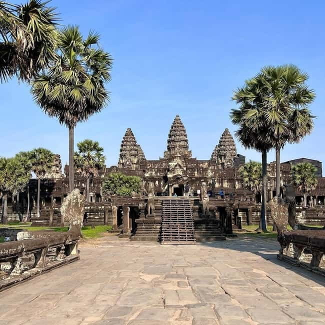 1-Day Trip to Angkor Wat with a Private or Shared Guide in Spanish - Why this one-day Angkor route works