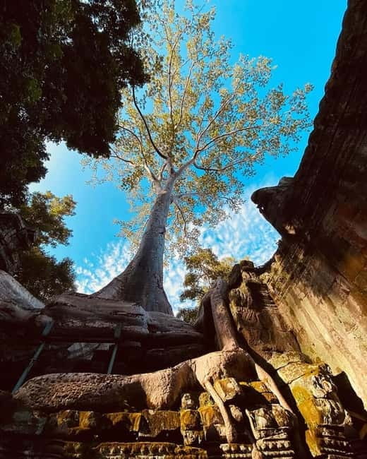 1-Day Trip to Angkor Wat with a Private or Shared Guide in Spanish - Two hours inside Angkor Wat