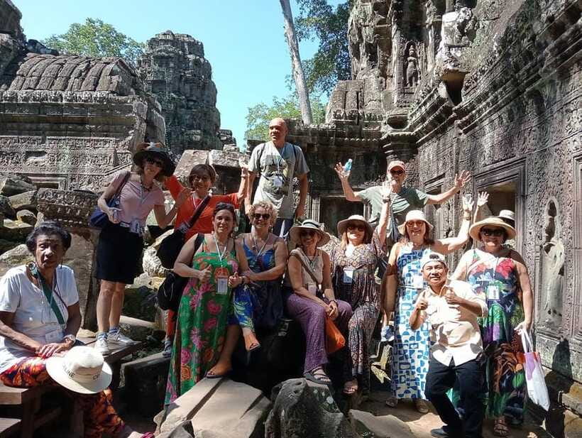 1-Day Trip to Angkor Wat with a Private or Shared Guide in Spanish - Private or small group: which suits you?