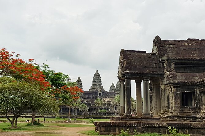 1day private tour to all majestic Temples in Angkor and Sunset - Bayon Temple and its many faces