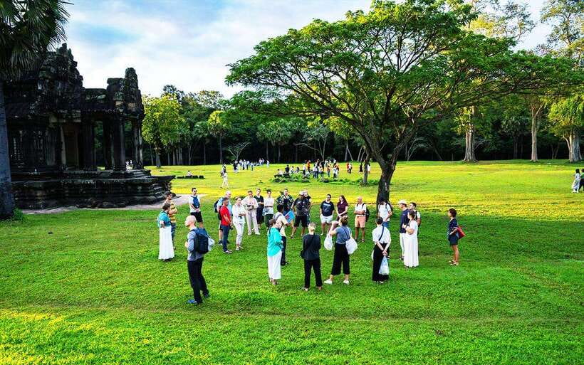 2-Day: Angkor Temple Treasures and Unique Floating Lifestyle - Tonle Sap and the floating way of life