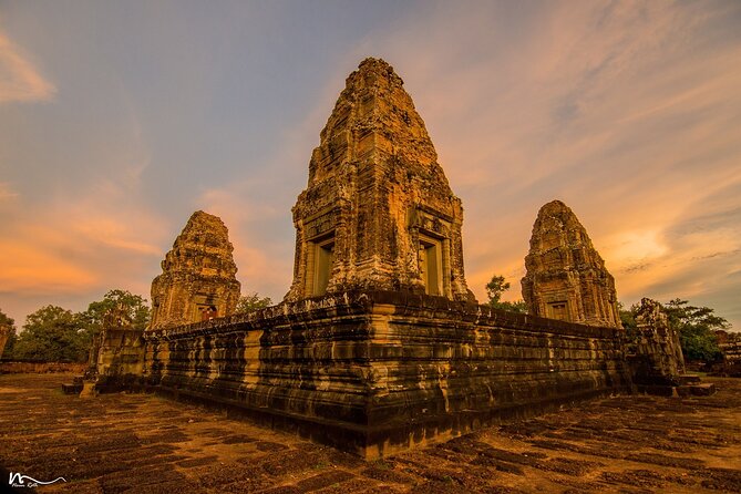 2-Day Angkor Wat, Banteay Srei & Floating Village Kampong Pluk - Phnom Bakheng sunset requires patience and stamina