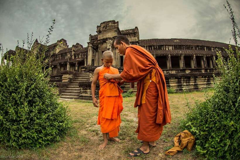 2-Day Angkor Wat With Small, Big Circuit & Banteay Srei Tour - Royal walls, terraces, and Phnom Bakheng sunset