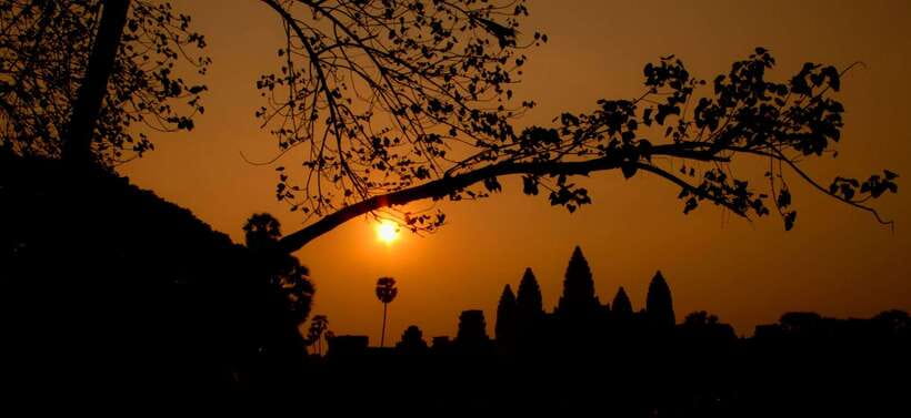 2-Day Angkor Wat With Small, Big Circuit & Banteay Srei Tour - Angkor Wat first, before the heat builds