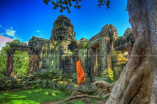 2-Day Angkor Wat with Temples On Small Circle & Kulen Waterfall - The guide, vehicle, and small practical touches