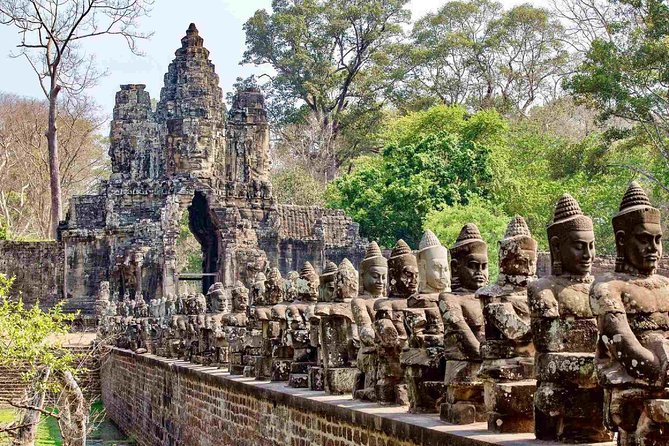 2-Day Best of Angkor Wat and Tonle Sap Lake Tour - Day two follows the road to Kampong Phluk