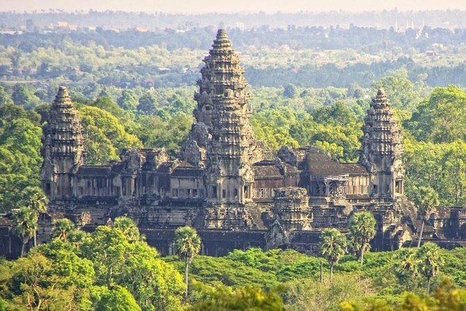 2-Day Best of Angkor Wat and Tonle Sap Lake Tour - Angkor Thom and the Bayon faces