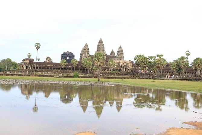 2 Day Cambodia Private Guided Tour in Angkor Temples - Day two, the fine carvings of Banteay Srei