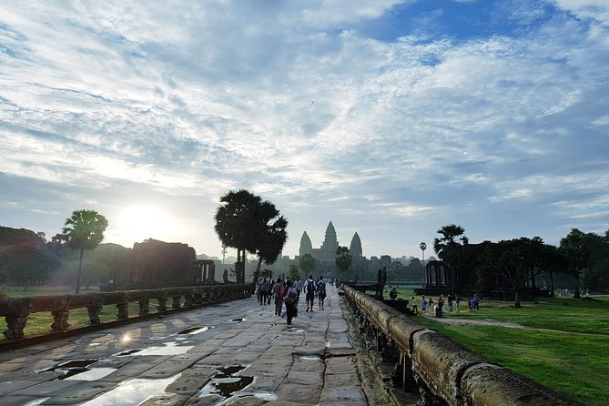 2 Day private tour: Small tour, Big tour, sunrise and sunset,floating village. - Day 2 begins at 4:45 am with Angkor Wat sunrise