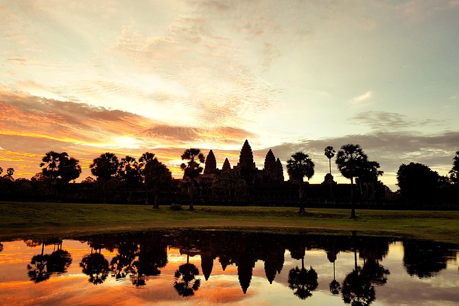 2 Day private tour: Small tour, Big tour, sunrise and sunset,floating village. - Banteay Srei and the finest stone carving