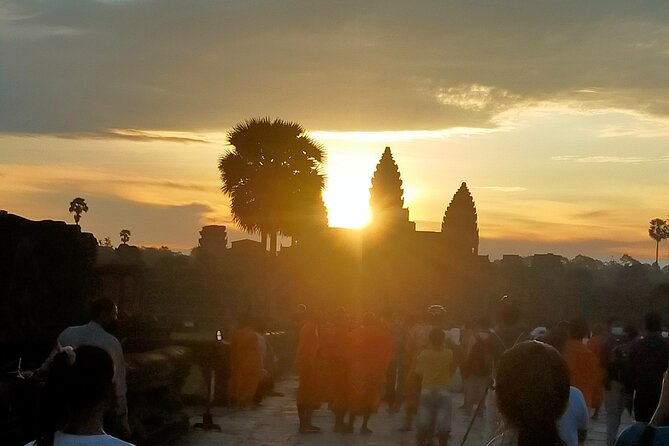 2-Day tour with sunrise - Day two: sunrise at Angkor Wat, then Preah Khan