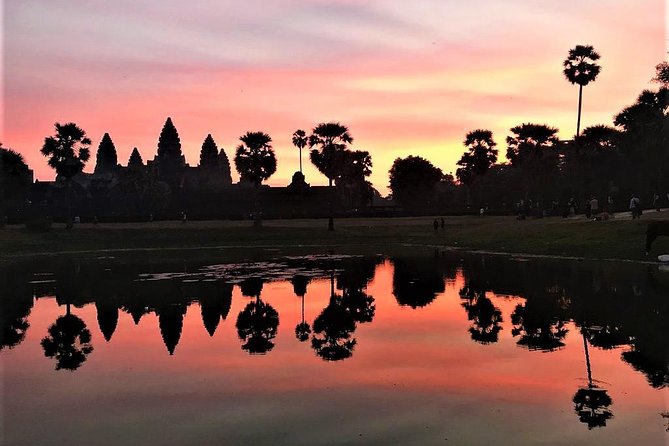 2 Days Exclusive Temple Highlights with Sunset and Sunrise Tour - Angkor Wat sunrise requires an early start