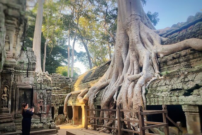 2 Days Guided Historical Tour in Angkor - Angkor Thom South Gate and Bayon’s stone faces