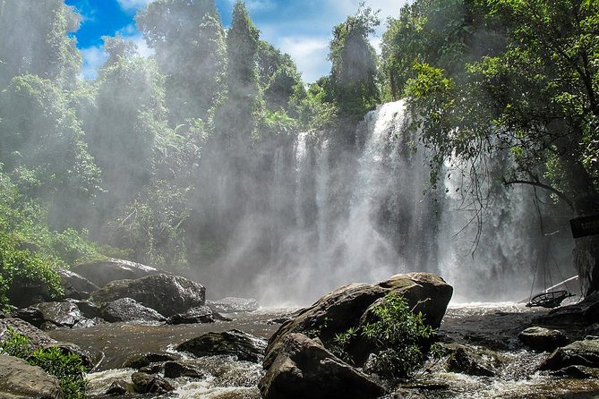 3-Day Angkor Wat & All Interesting Major Temples & Kulen Mount Waterfall - Phnom Bakheng sunset: a beautiful option with a time cost