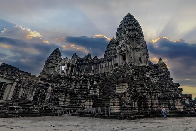 3-Day Angkor Wat & All Interesting Major Temples & Kulen Mount Waterfall - Angkor Thom: Bayon, Baphuon, and the royal terraces