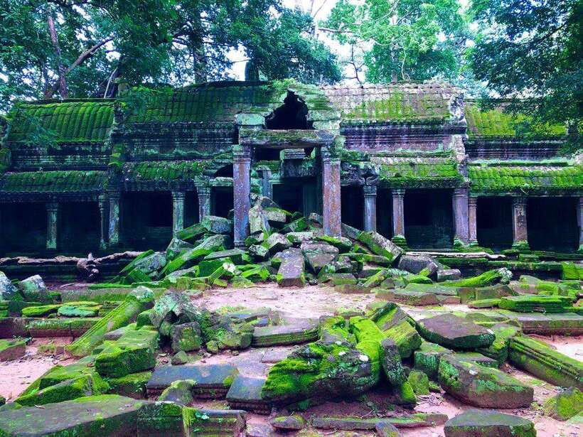 3-Day Exploring Angkor Wat & Siem Reap Highlights Tour. - Angkor Wat at 4:45 AM