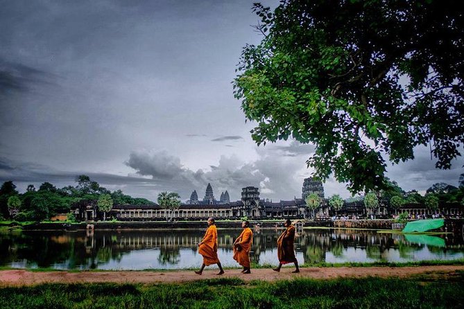 4-Day All Major Temples & Kulen mountain & Koh Ker & Beng Mealea - Day 1: Angkor Wat, Ta Prohm, and the royal city