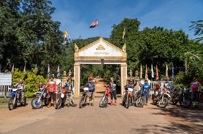 5 Days - Cambodia Ancient Trails & Jungle Temples - Day 3: Remote roads to Preah Khan Kampong Svay