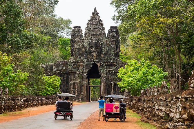 7-must See Temples in Angkor Park (Private Guided Tour) - Bayon’s stone faces