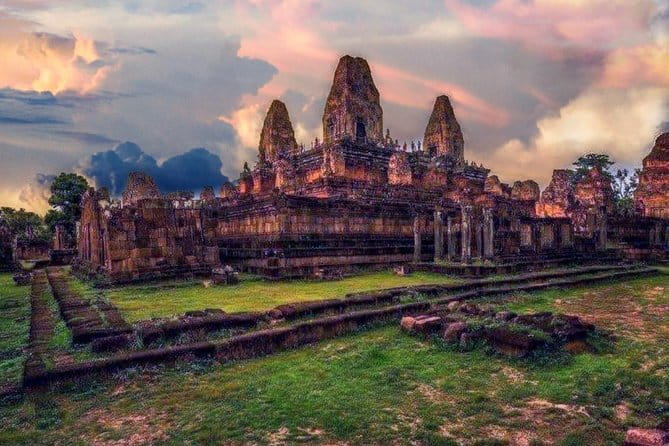 Amazing full day TUKTUK tour - Starting early at Angkor Wat