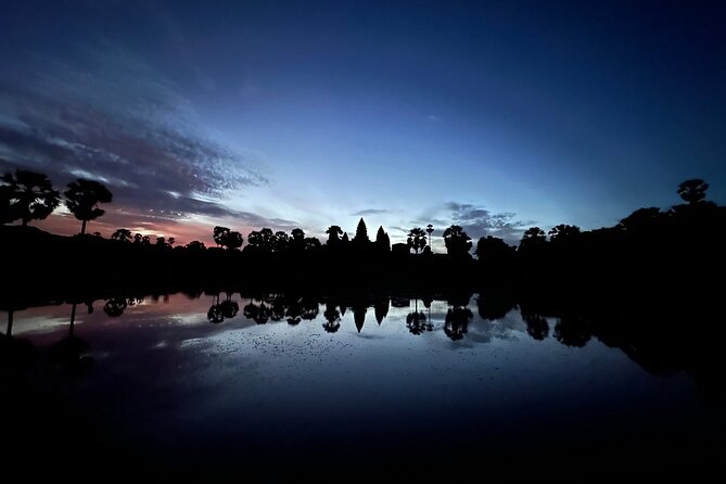 Angkor 2-Day Sunset & Sunrise Small-Group Tour - Day one: Preah Khan and Neak Pean
