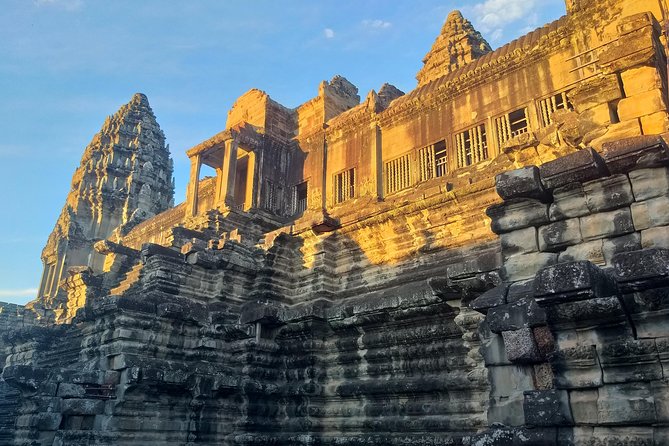 Angkor Discovery 2-Days Of Private Tour - Angkor Thom links gates, faces, and royal power