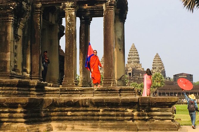 Angkor Full Day Tour All The Main Temples - Angkor Thom South Gate and the road into the city