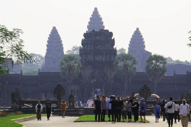 Angkor Sunrise Adventure Private Tour - What the driver adds to the day