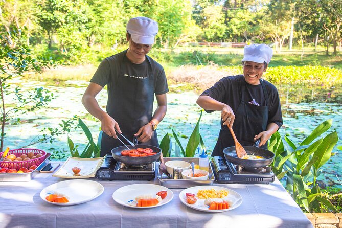 Angkor Sunrise Jeep Tour - Inclusive Breakfast & Lunch - Angkor Thom and Bayon: three hours among stone faces