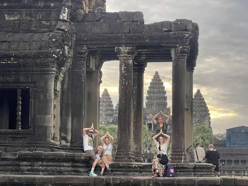 Angkor Sunrise or Sunset Tour (includes breakfast or lunch) - What the $15 price really covers