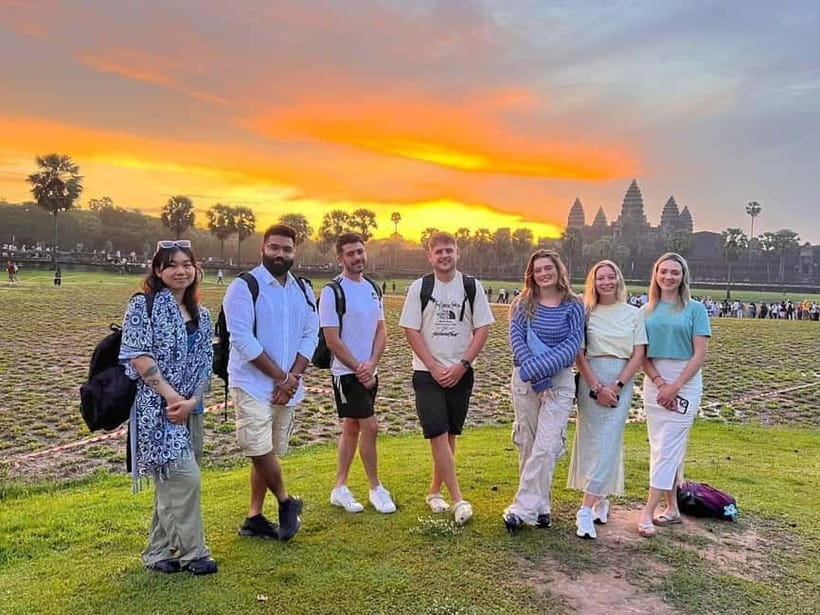 Angkor Sunrise or Sunset Tour (includes breakfast or lunch) - Angkor Wat: three hours around Cambodia’s great temple