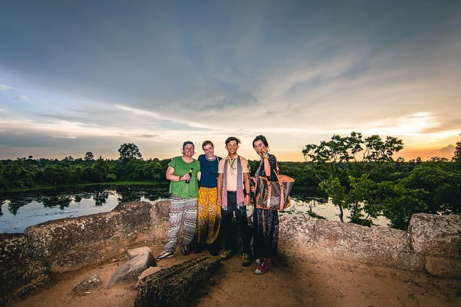 Angkor Sunset & Gondola Ride By Jeep - Guides, comfort, and the practical trade-offs