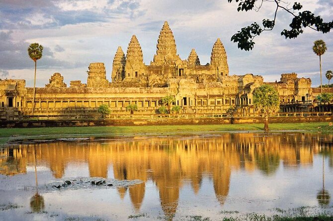 Angkor Thom Ta Prohm and Sunset in Angkor Wat Golden Hour Tour - Angkor Wat, carvings and the final golden hour