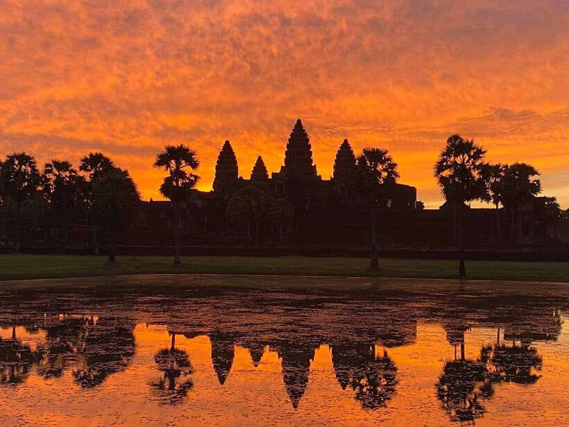 Angkor Wat 2-Day complex Sun rise & Sun set with Guided Tour - The guides are a major part of the value
