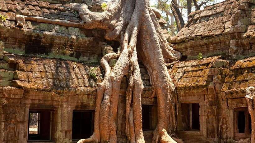 Angkor Wat: 2-Day Sunrise and Floating Village Tour - Sunrise at Angkor Wat