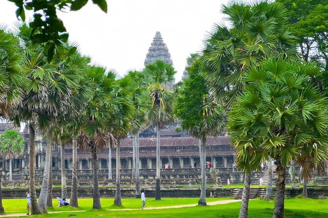 Angkor Wat 2 Days and a Half Temples & Tonle Sap-Small Group Tour - What the $79 price really covers