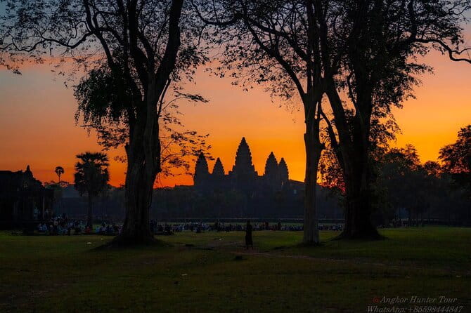 Angkor Wat 2 Days and a Half Temples & Tonle Sap-Small Group Tour - Day one: Pre Rup, Banteay Srei, and the quieter eastern temples