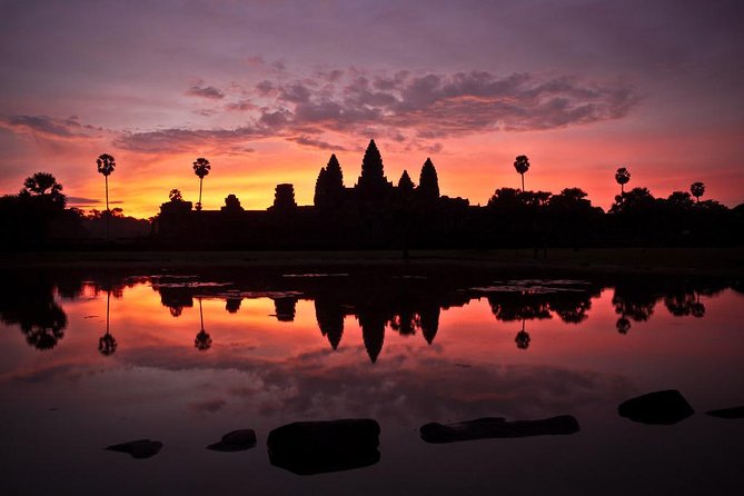 Angkor Wat & Banteay Srey Tour - Angkor Wat takes the morning spotlight