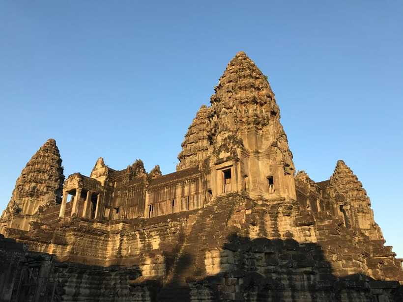 Angkor Wat by Vintage Jeep – Private Tour (Optional Sunrise) - A lunch pause at your own expense