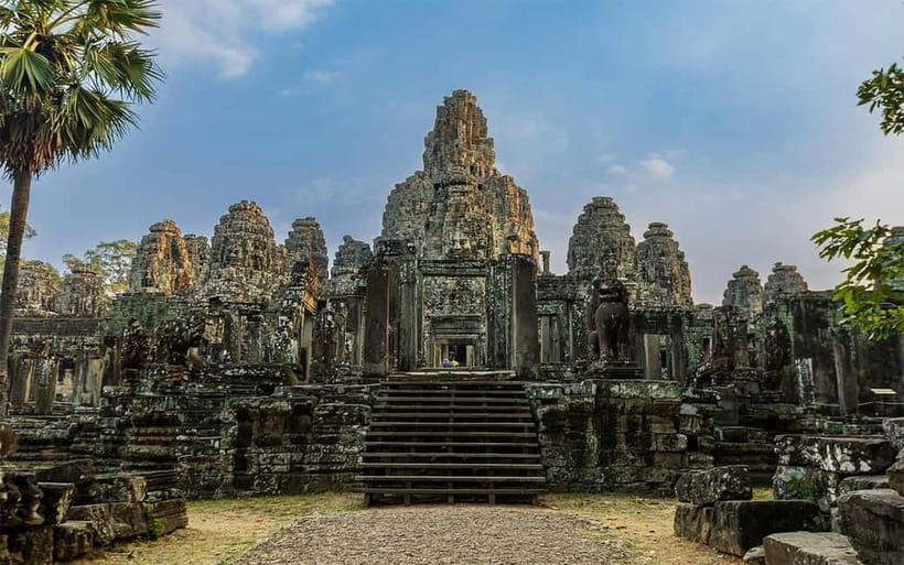 Angkor Wat: Full-Day Guided Sunset Tour - Bayon’s stone faces change the mood