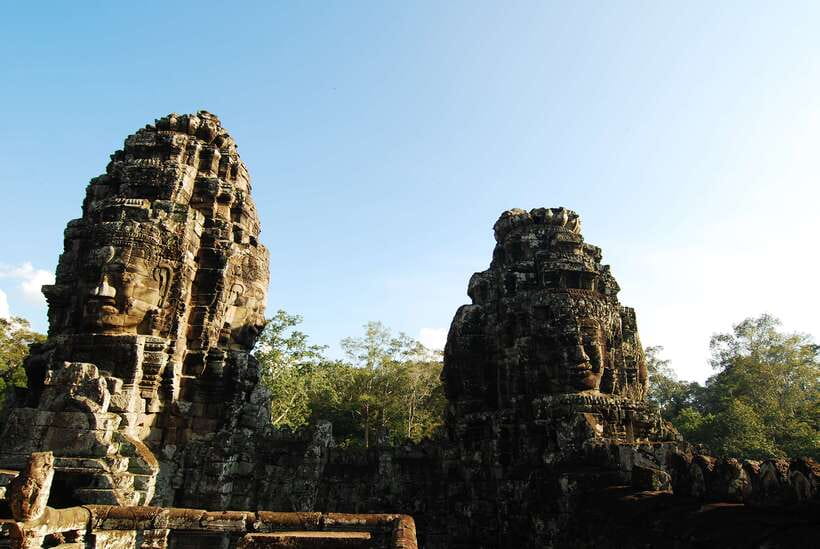 Angkor Wat Full-Day Private Tour with Sunrise - The guide and driver matter at this hour