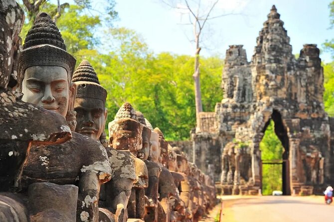 Angkor Wat full Day 'Small Group with sunset & Tour Guide - Guides can make or break the day