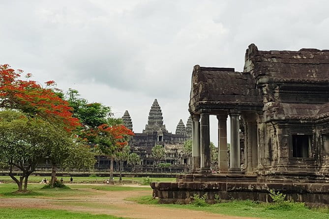 Angkor Wat Guided Tour - Banteay Kdei adds a quieter temple note