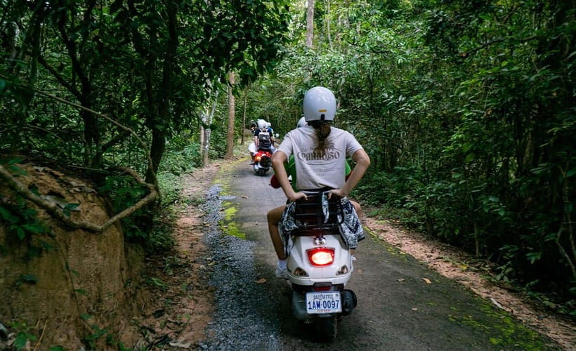Angkor Wat: Guided Vespa Tour / Tuk Tuk or Car - Following the quieter trails
