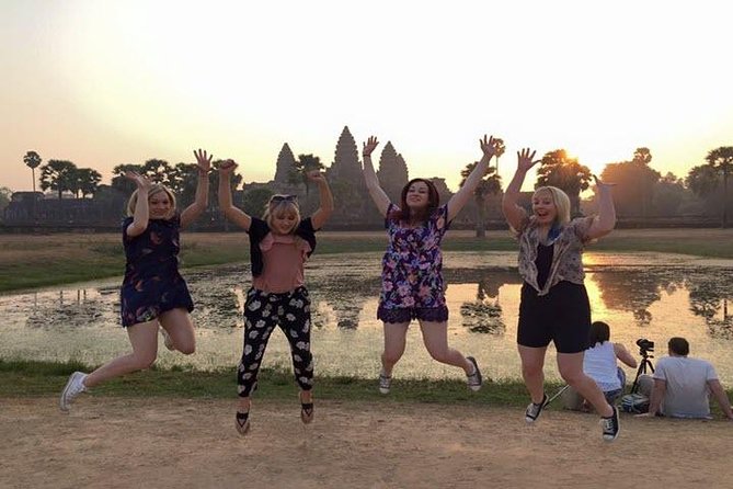 Angkor Wat highlight Tour From Sunrise -Small Group - Angkor Wat with cooler air and longer context